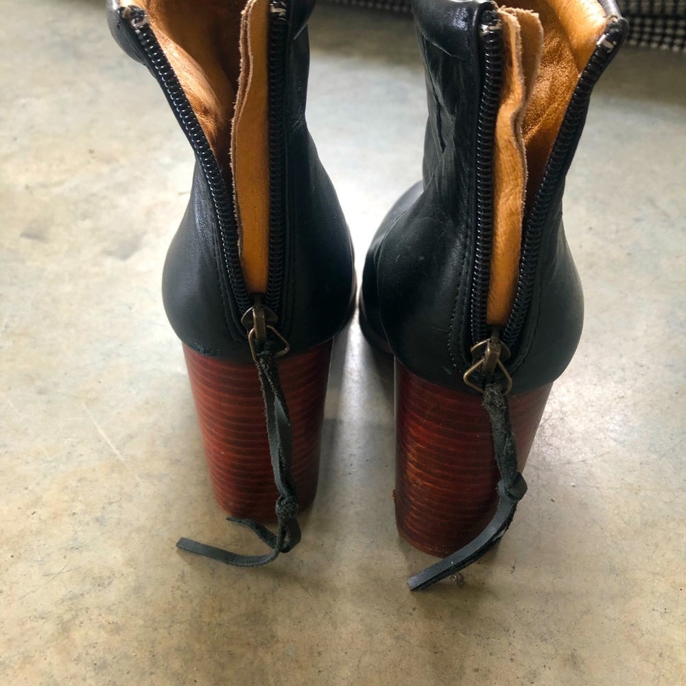 Jeffrey Campbell platform booties size 8